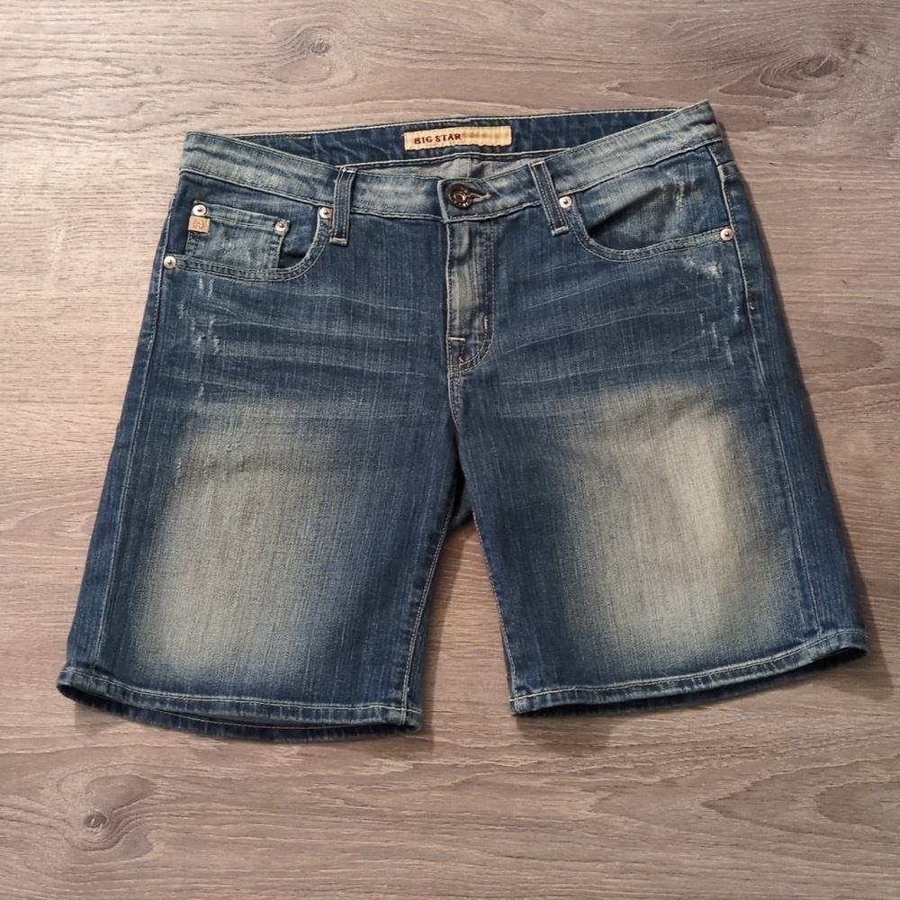 Big Star Distressed Bermuda Shorts Size 31